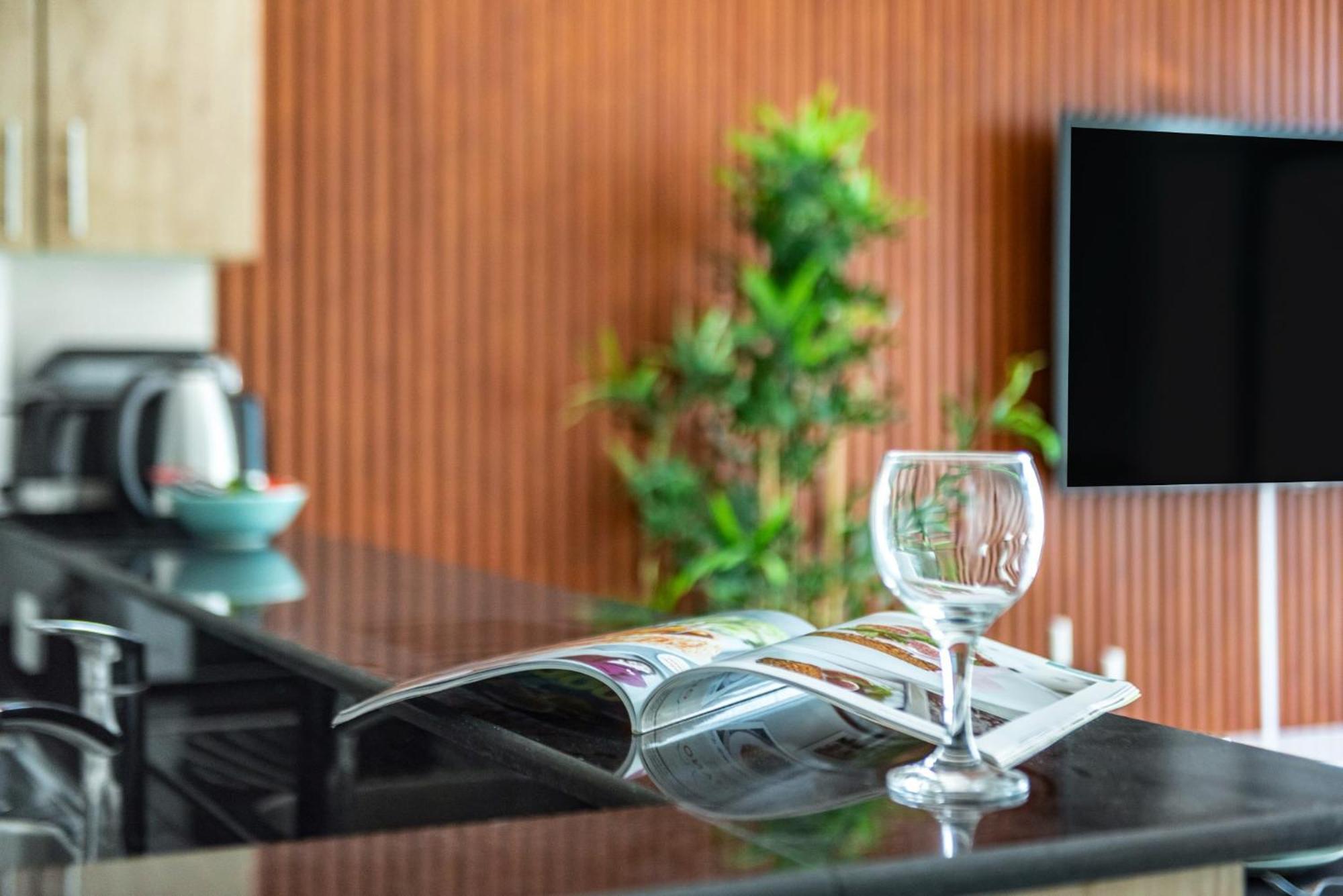 Apartament Iconic 2Br With Marina Views Dubaj Zewnętrze zdjęcie